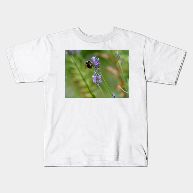 Bee on Lavender Kids T-Shirt by Shirasaya